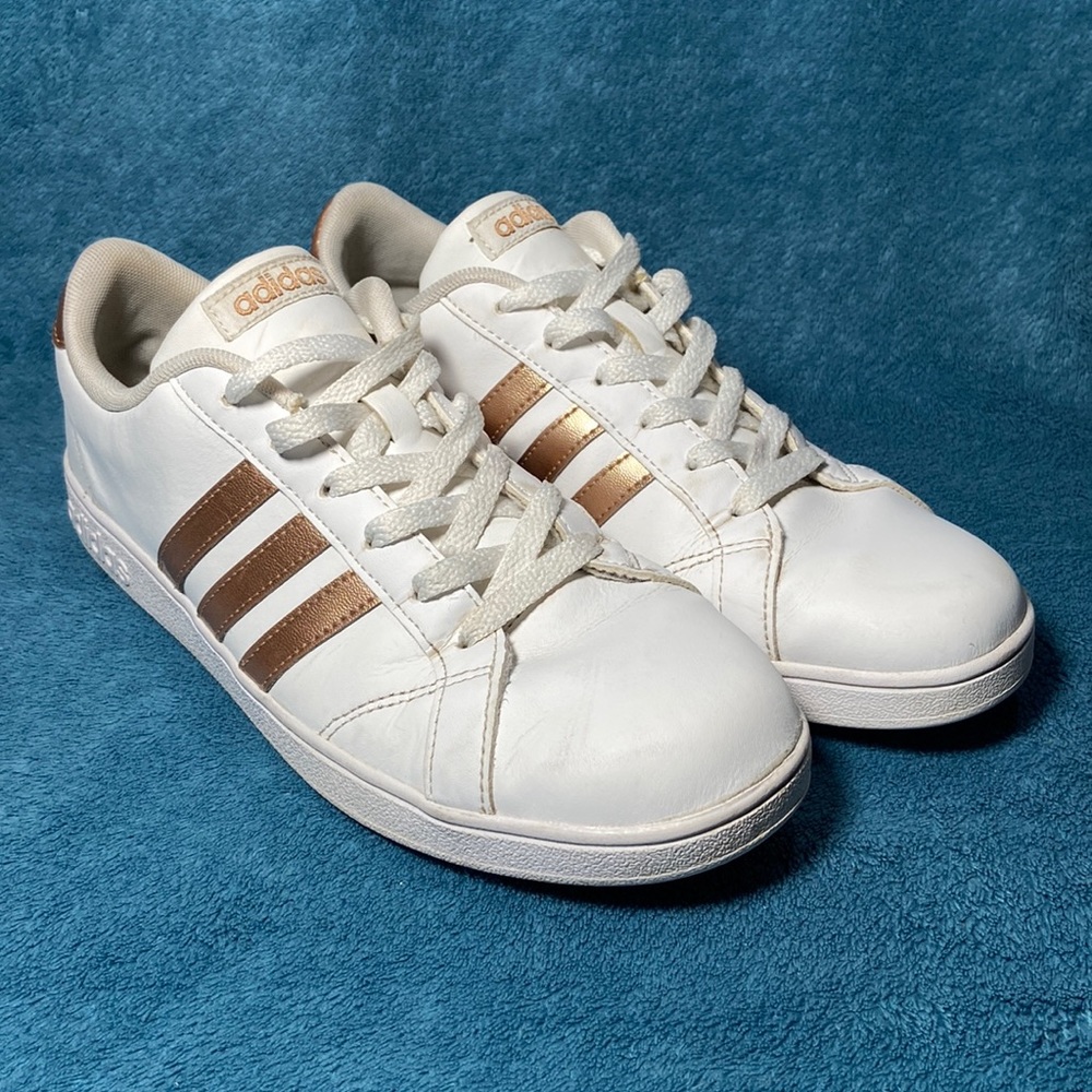 Adidas Sneakers tennis shoes leather, rose gold + white
